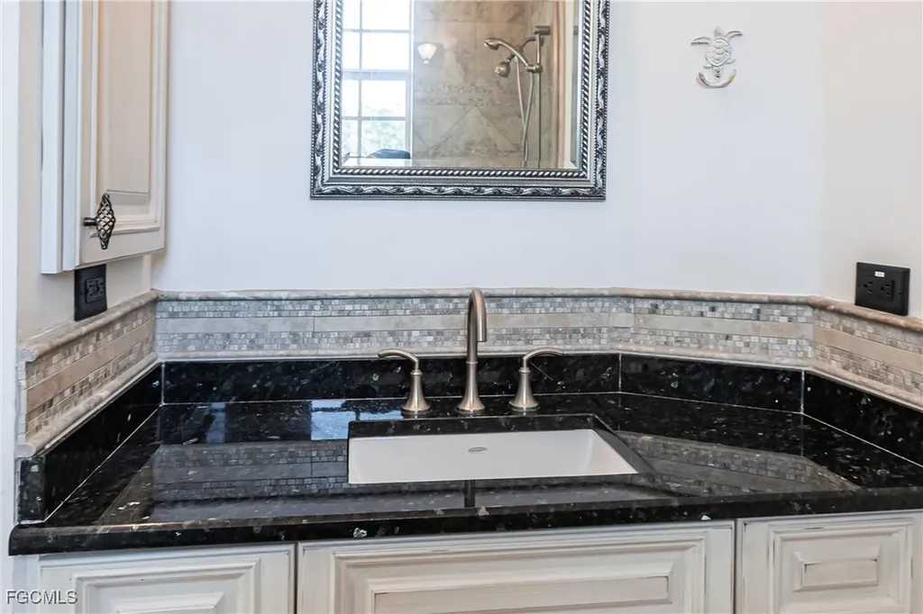 4610 SE 5th Place Cape Coral FL 33904