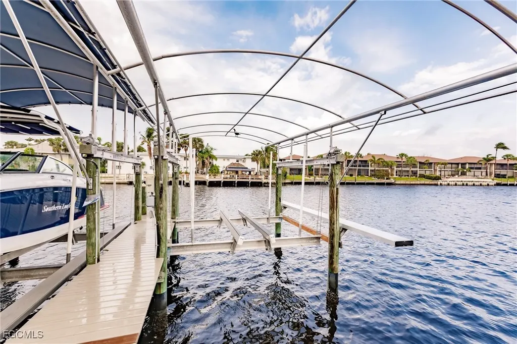 4610 SE 5th Place Cape Coral FL 33904