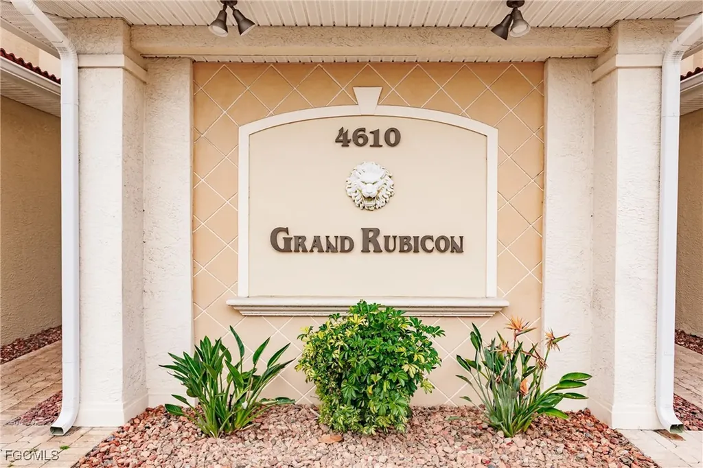 4610 SE 5th Place Cape Coral FL 33904