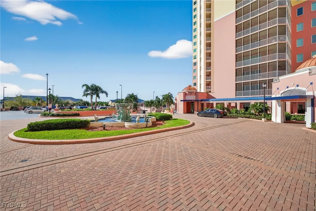 2743 1st Street Fort Myers FL 33916