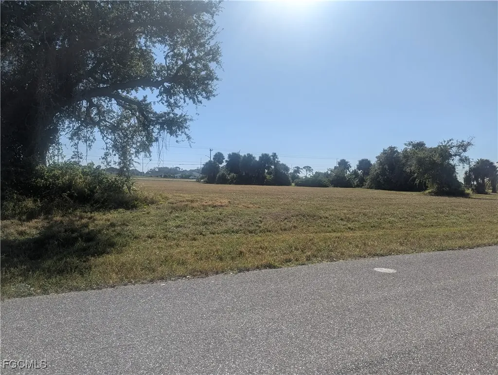 1813 NW 32nd Place Cape Coral FL 33993