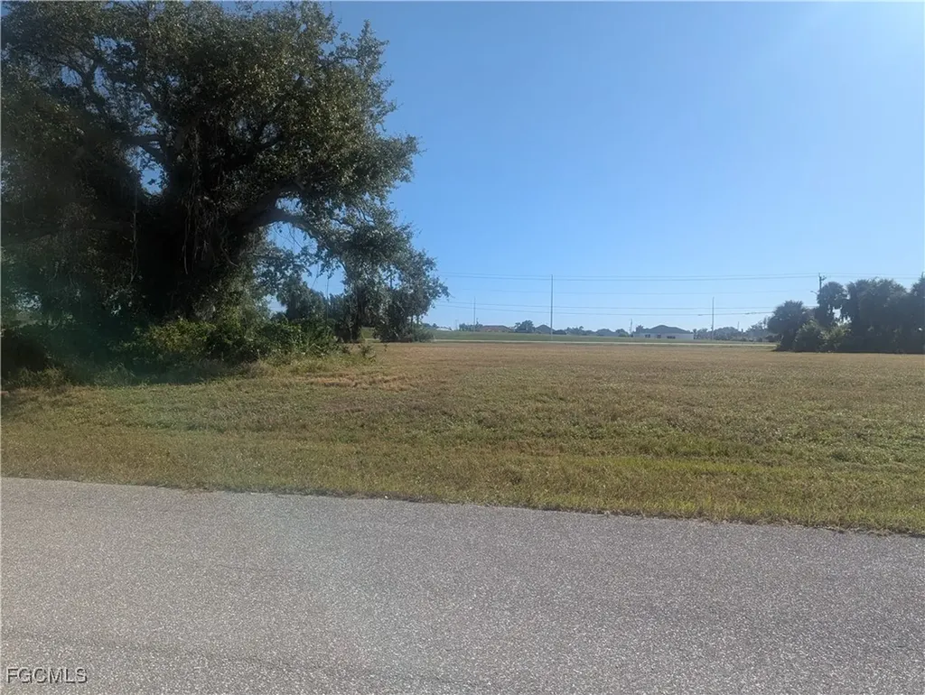 1813 NW 32nd Place Cape Coral FL 33993