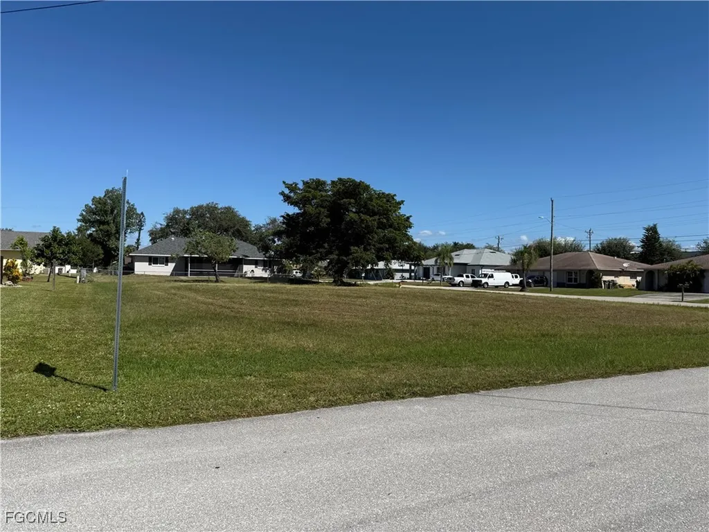 118 SW 31st Terrace Cape Coral FL 33914