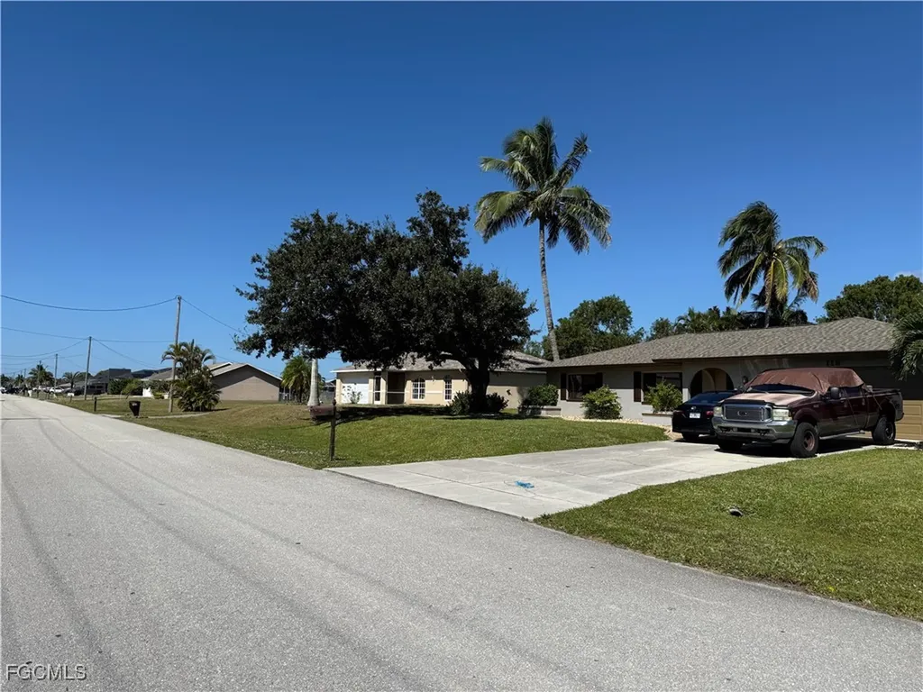 118 SW 31st Terrace Cape Coral FL 33914