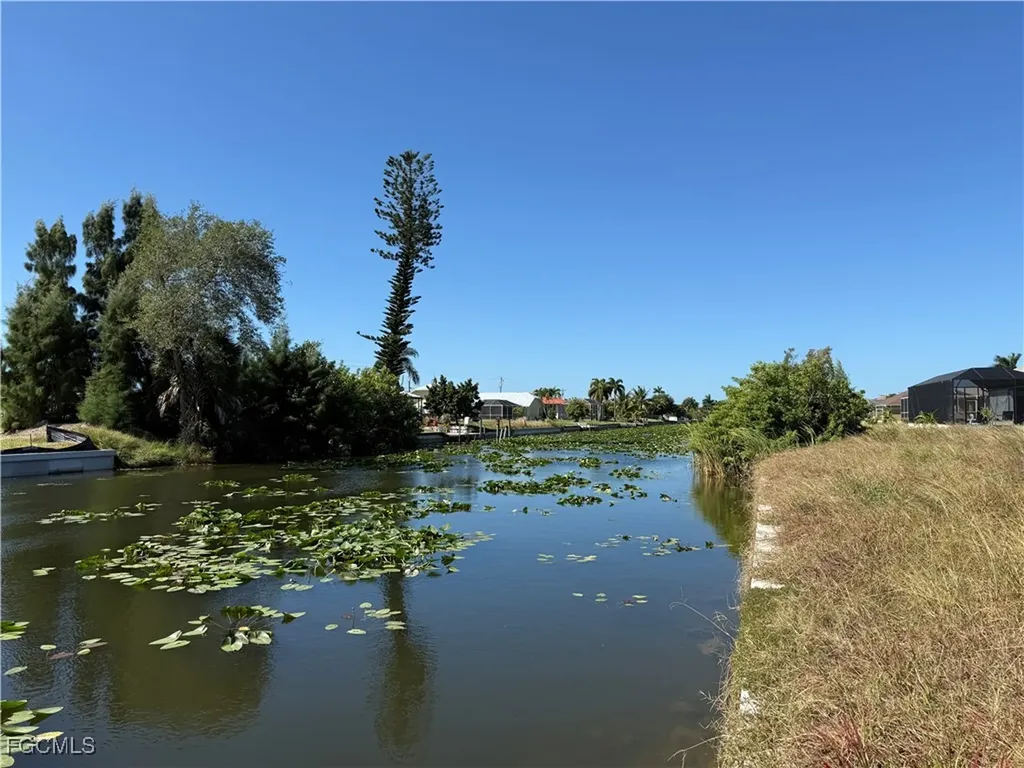 118 SW 31st Terrace Cape Coral FL 33914