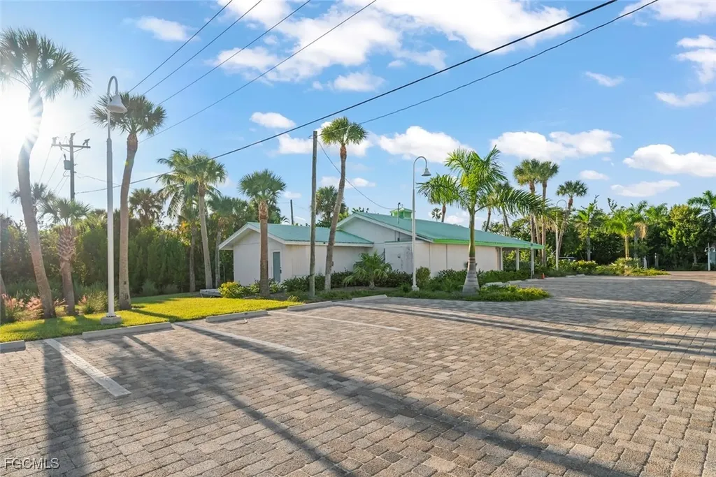 1025 Periwinkle Way Sanibel FL 33957