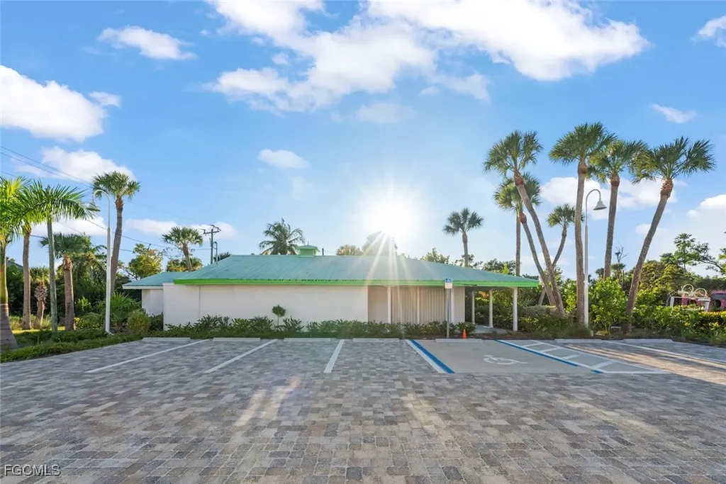1025 Periwinkle Way Sanibel FL 33957