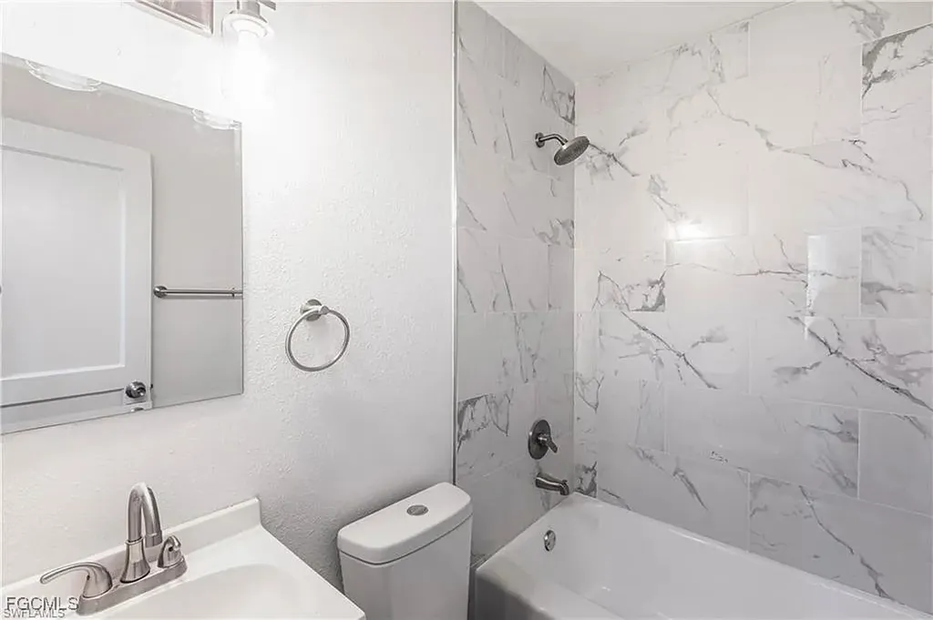 2217 Dora Street Fort Myers FL 33901