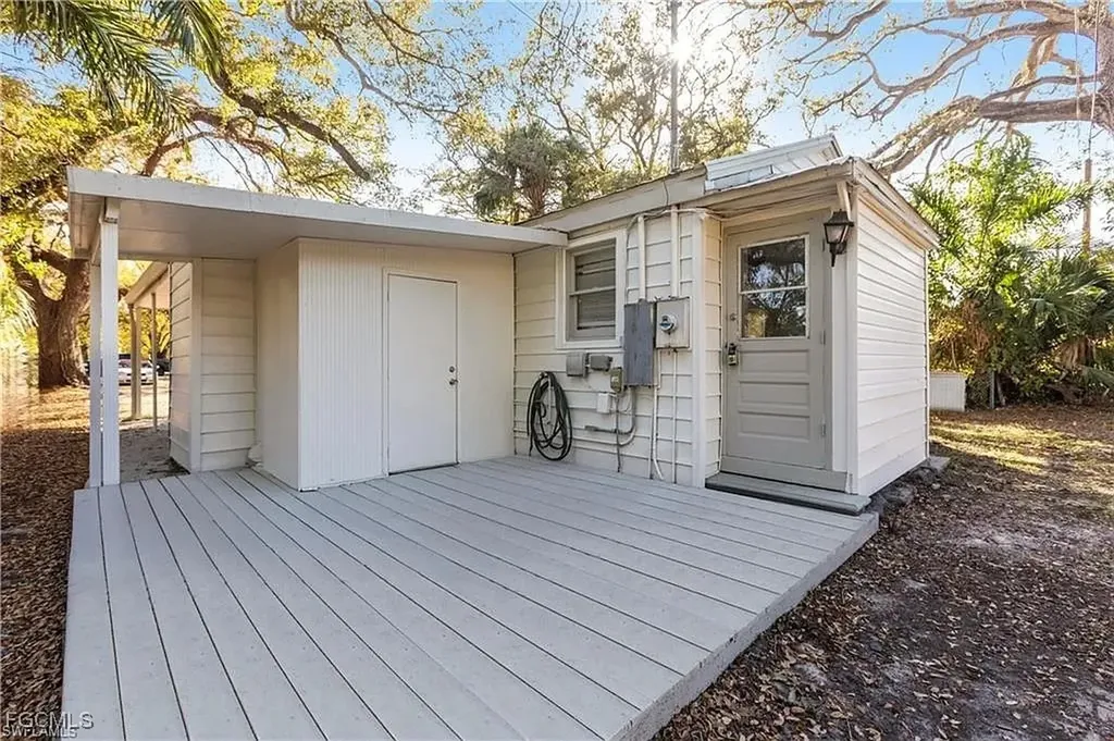 2217 Dora Street Fort Myers FL 33901