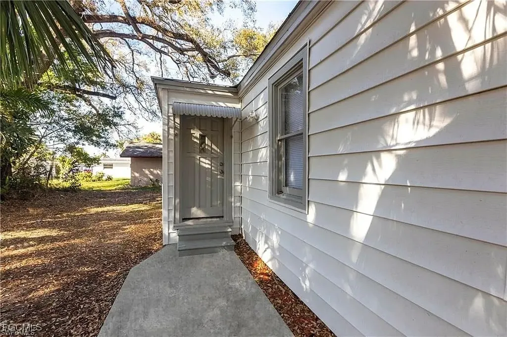 2217 Dora Street Fort Myers FL 33901