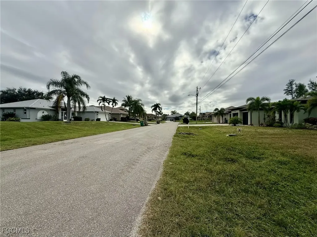 1414 SW 1st Place Cape Coral FL 33991