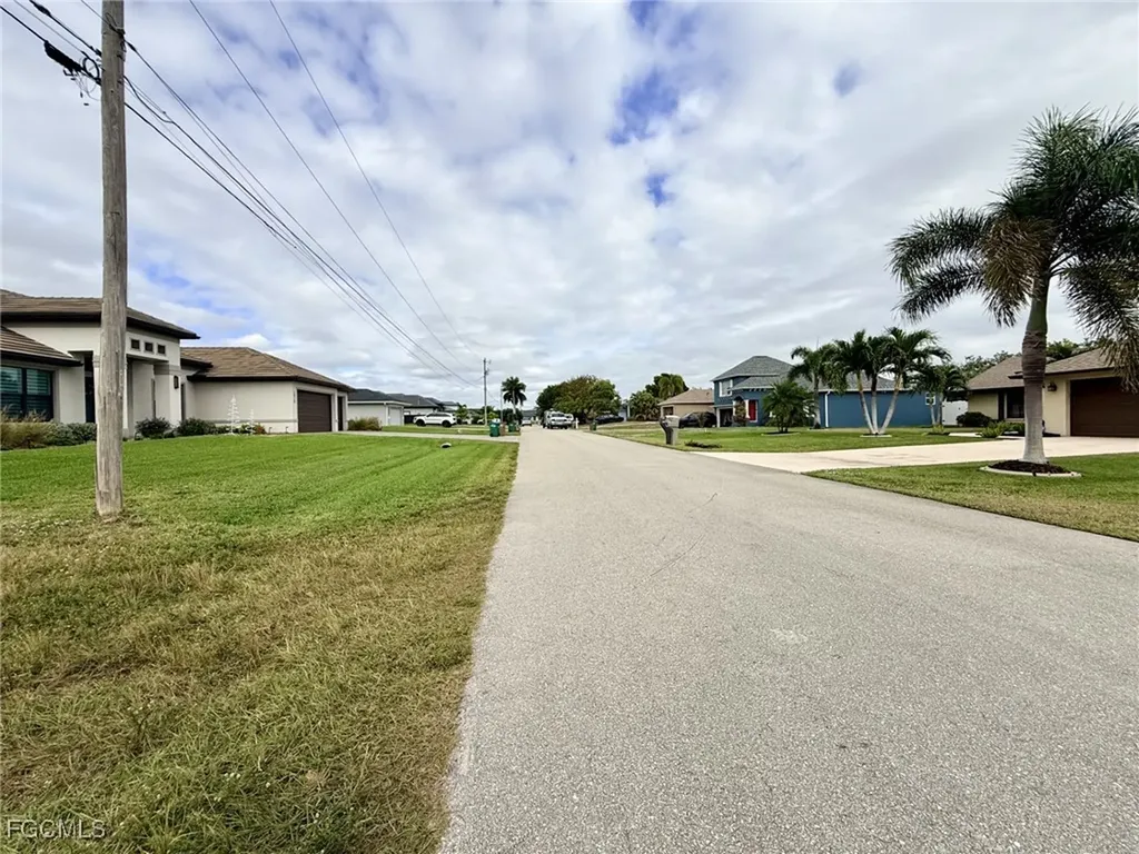 1414 SW 1st Place Cape Coral FL 33991