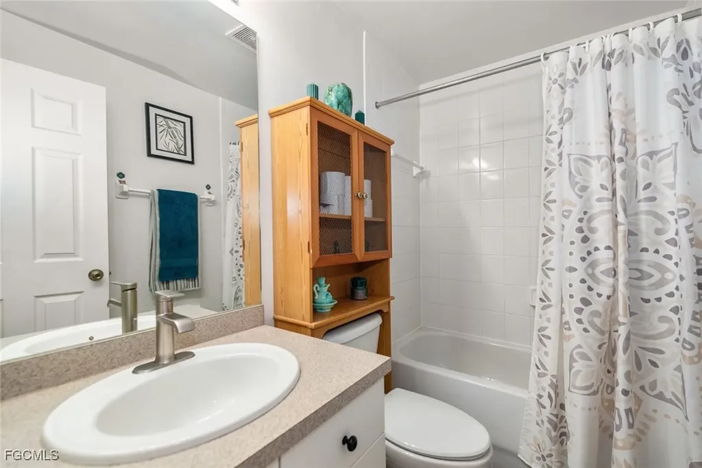 2005 Mcarthur Avenue Alva FL 33920