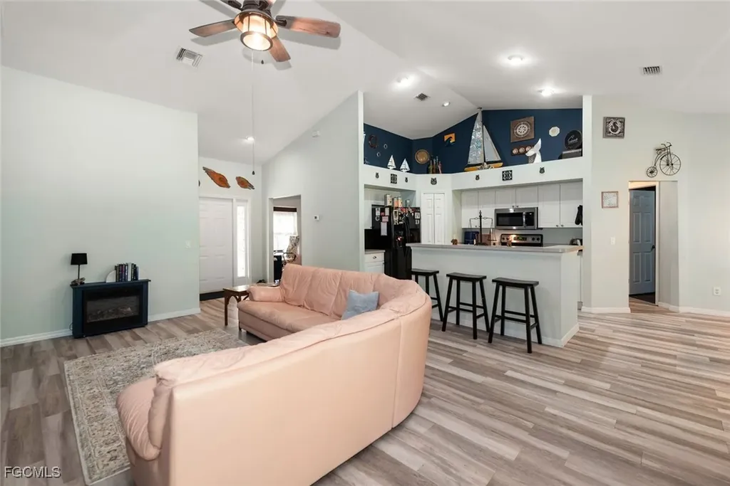 2005 Mcarthur Avenue Alva FL 33920