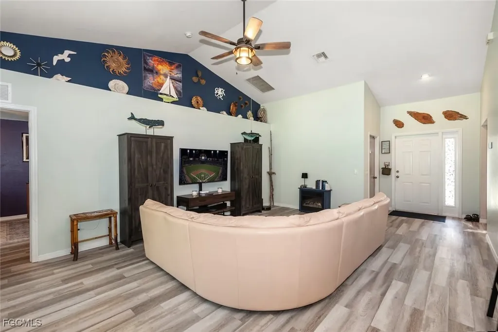 2005 Mcarthur Avenue Alva FL 33920