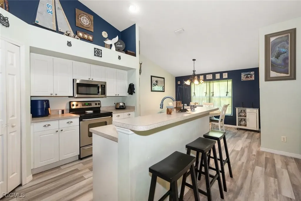 2005 Mcarthur Avenue Alva FL 33920