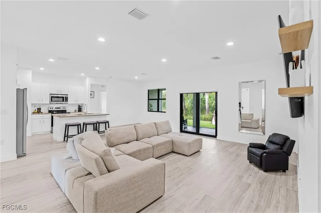 1158 E Benbow Circle Labelle FL 33935