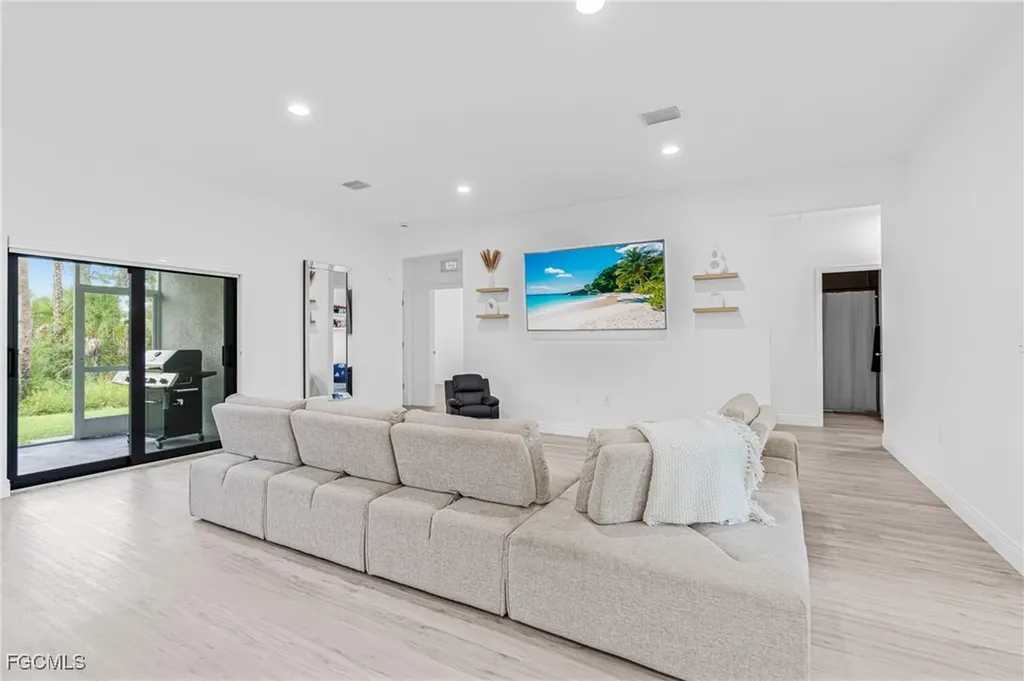 1158 E Benbow Circle Labelle FL 33935