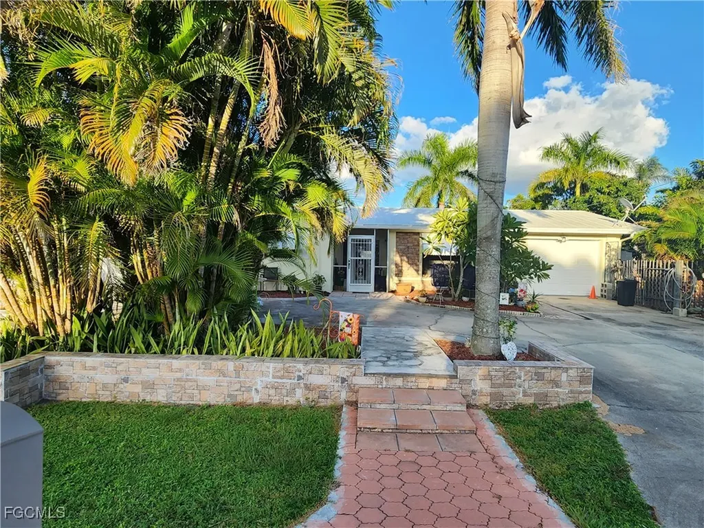 1370 Harbor View Drive North Fort Myers FL 33917