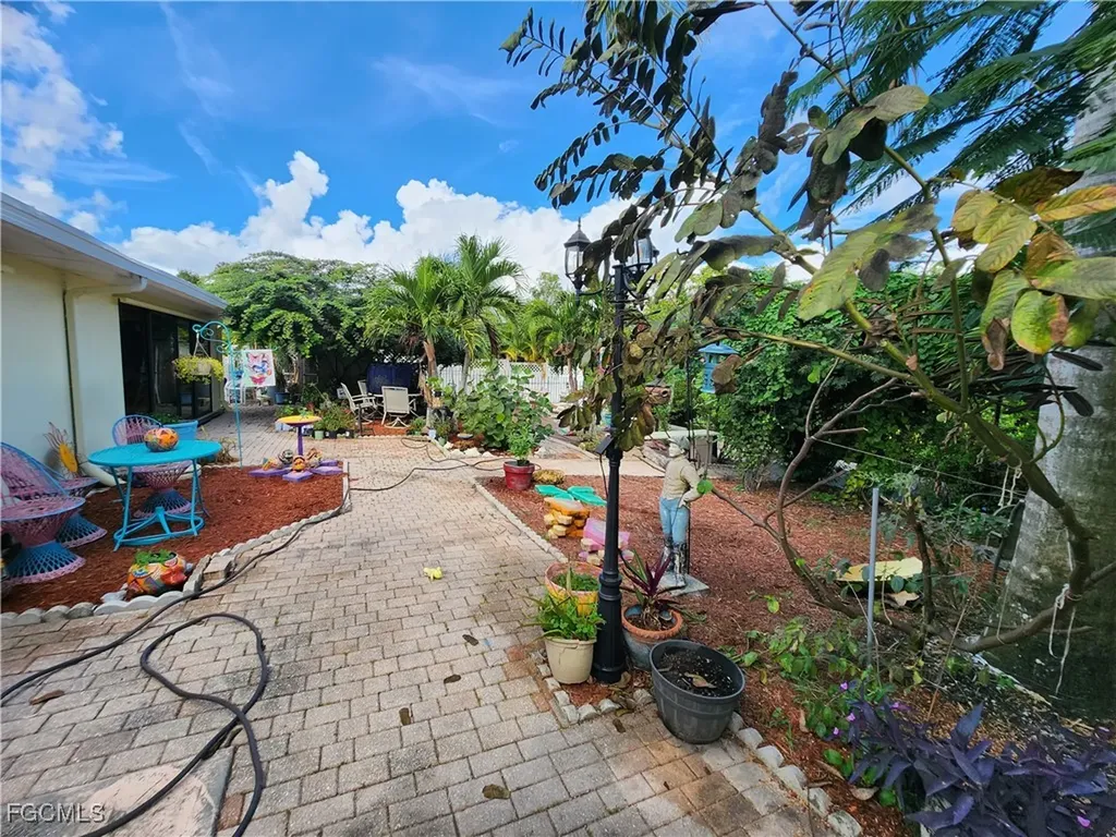 1370 Harbor View Drive North Fort Myers FL 33917