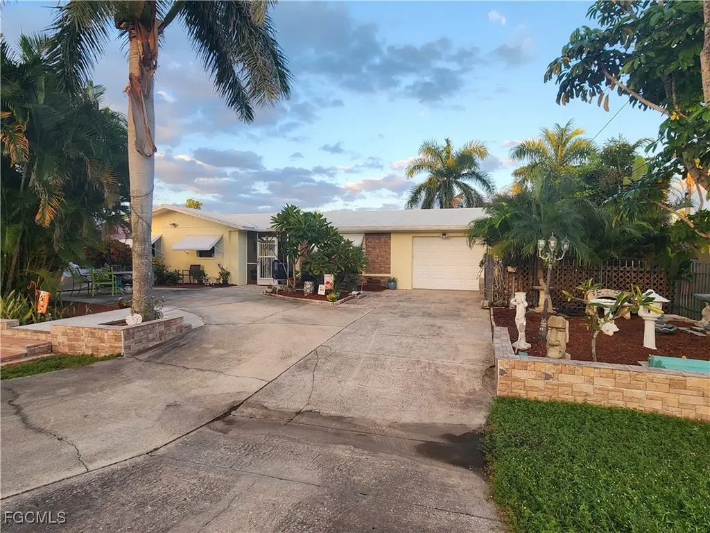 1370 Harbor View Drive North Fort Myers FL 33917