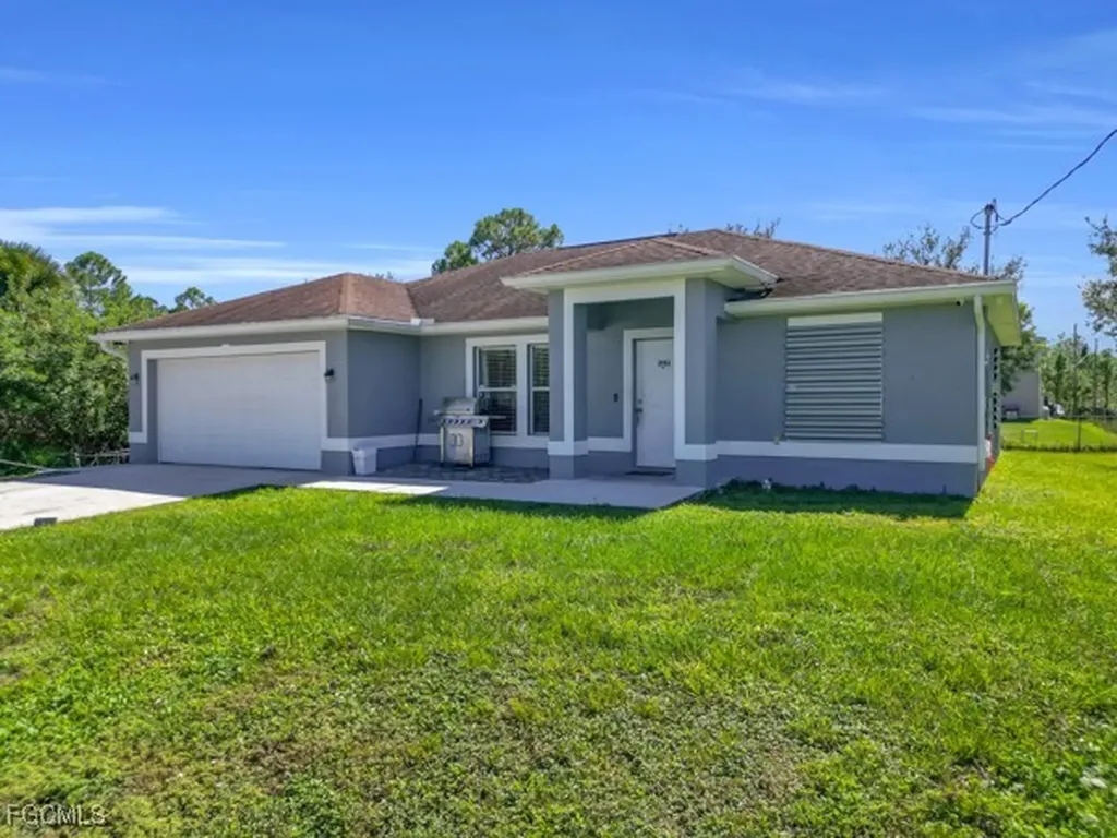 3203 38th Street W Lehigh Acres FL 33971