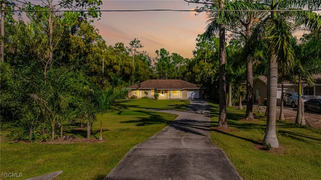 460 3rd Street SW Naples FL 34117