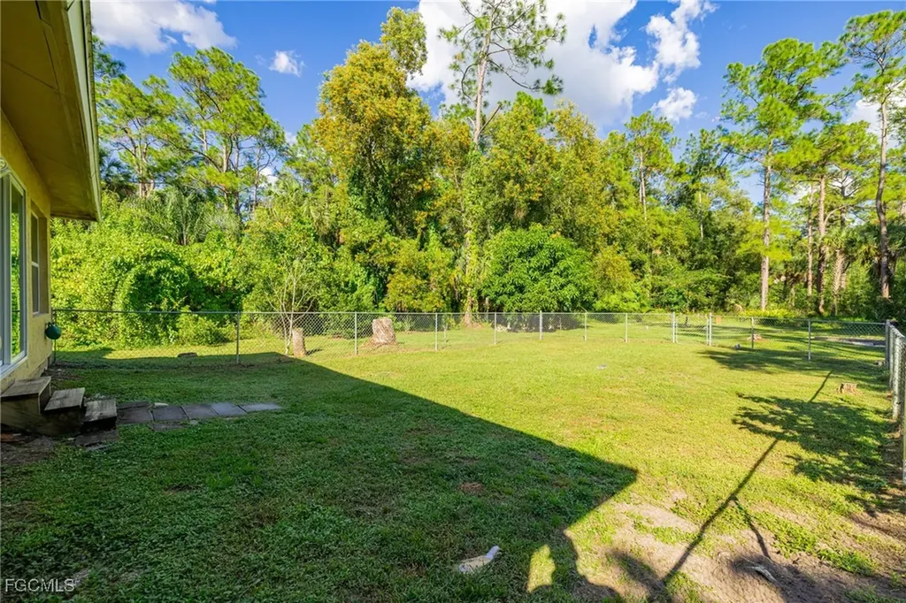 460 3rd Street SW Naples FL 34117