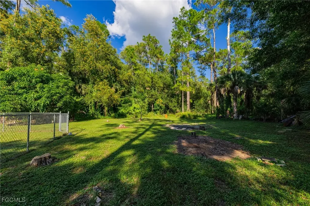 460 3rd Street SW Naples FL 34117