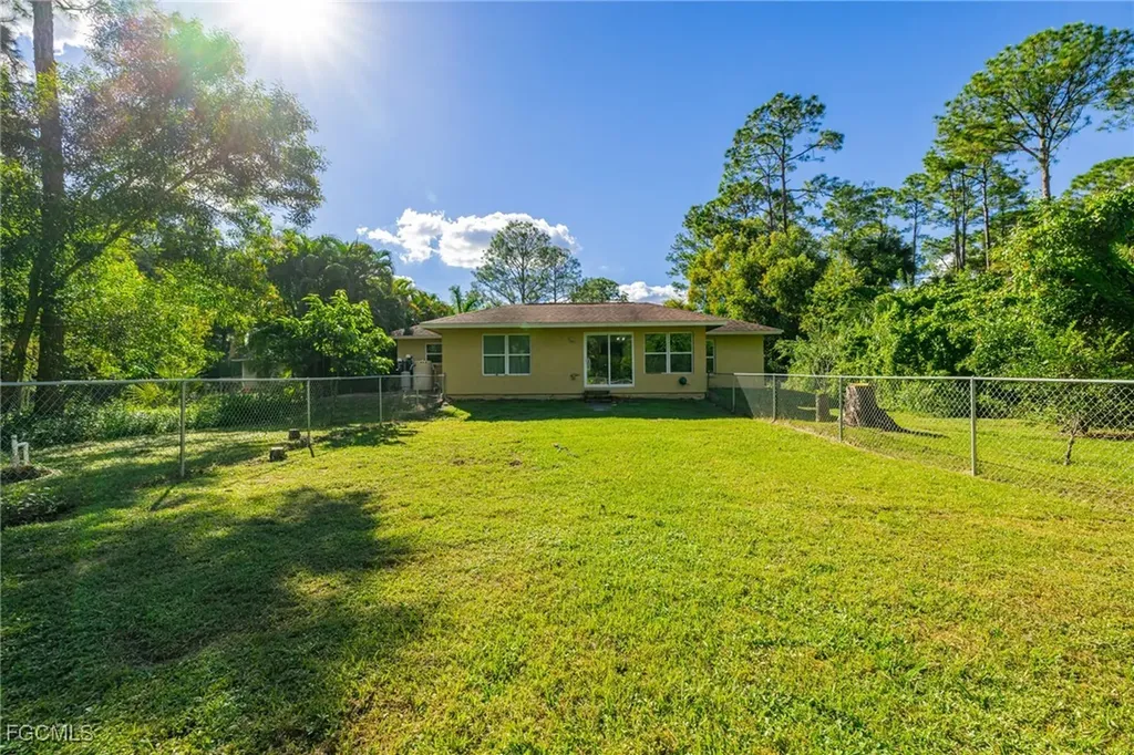 460 3rd Street SW Naples FL 34117