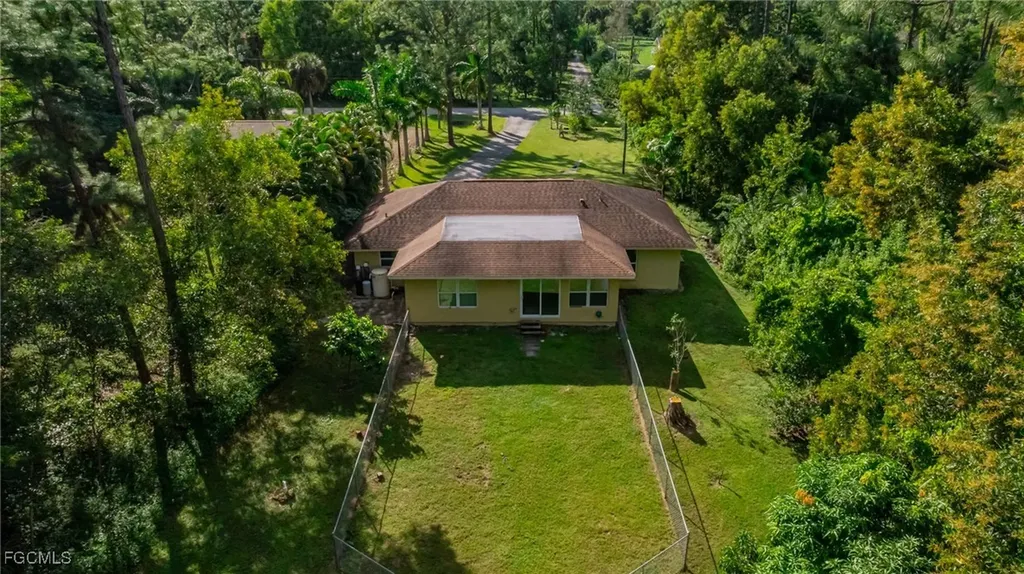 460 3rd Street SW Naples FL 34117