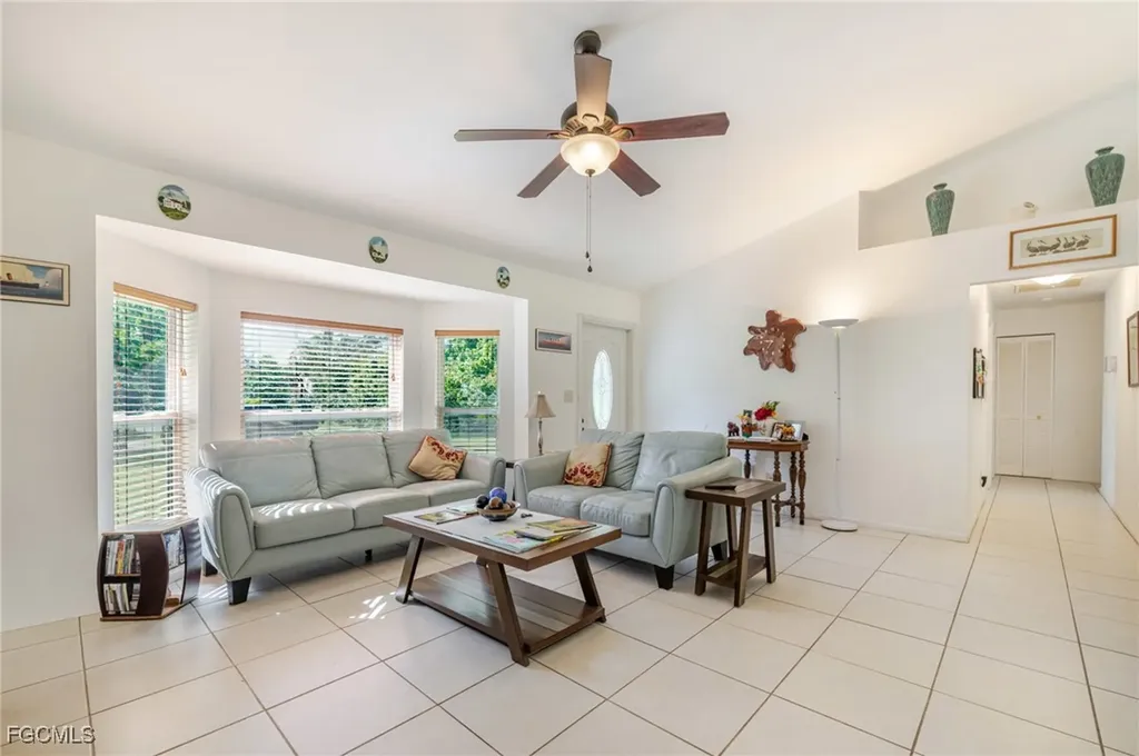 460 3rd Street SW Naples FL 34117
