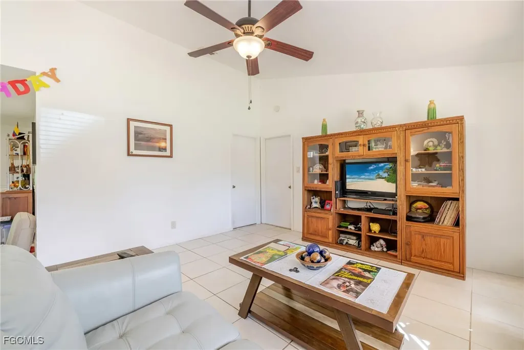 460 3rd Street SW Naples FL 34117