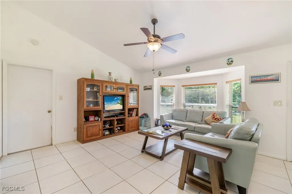 460 3rd Street SW Naples FL 34117