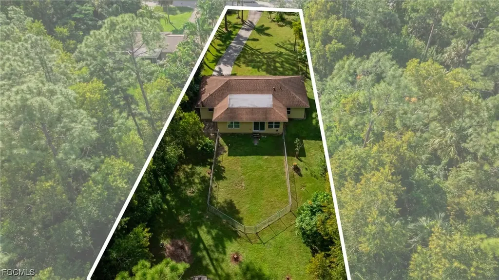 460 3rd Street SW Naples FL 34117