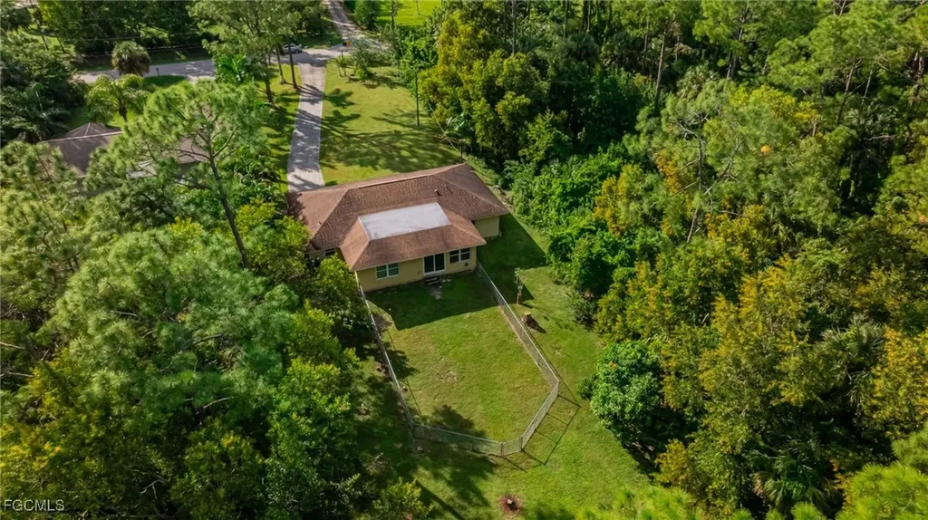 460 3rd Street SW Naples FL 34117