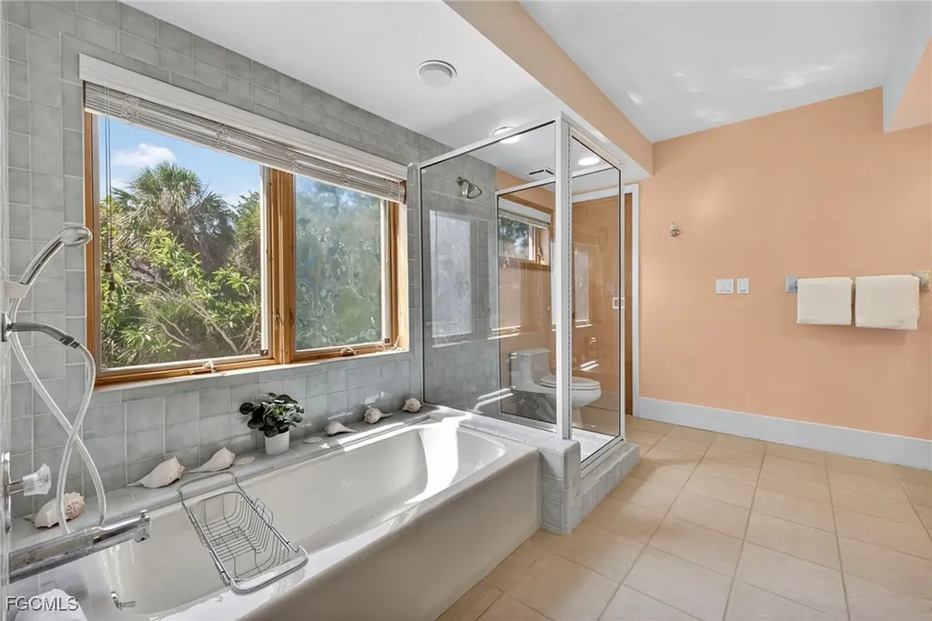 5307 Ladyfinger Lake Road Sanibel FL 33957