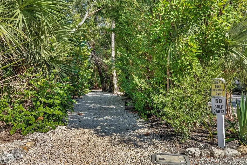 5307 Ladyfinger Lake Road Sanibel FL 33957
