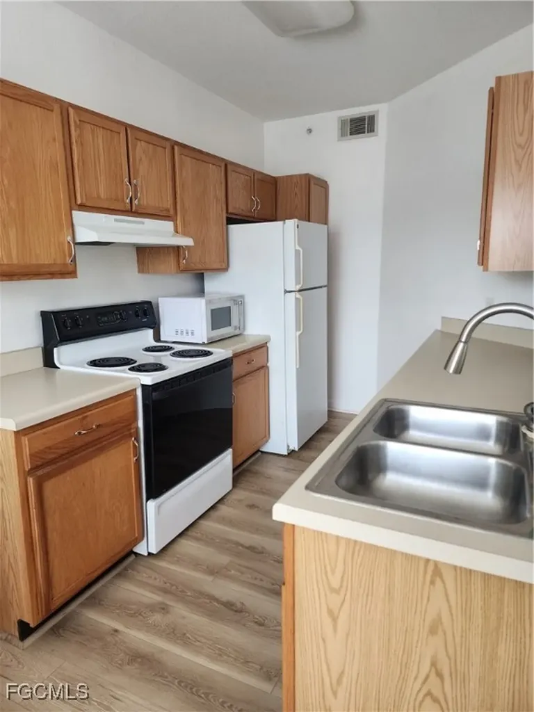 7915 Preserve Circle Naples FL 34119