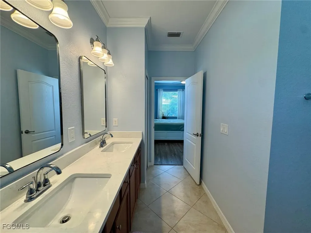 2536 Laurentina Lane Cape Coral FL 33909