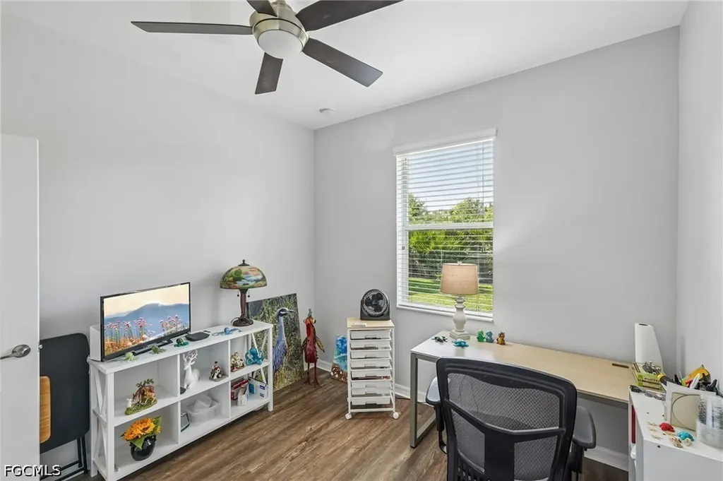 2536 Laurentina Lane Cape Coral FL 33909