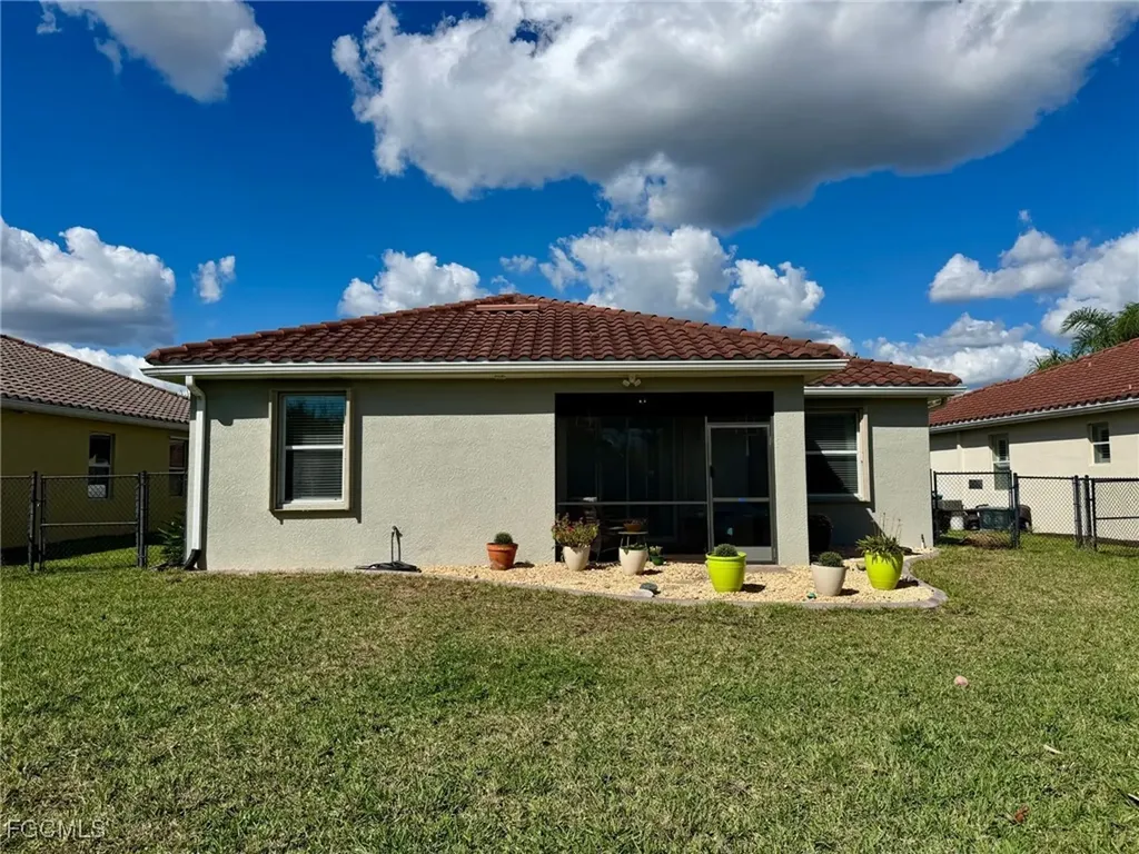 2536 Laurentina Lane Cape Coral FL 33909