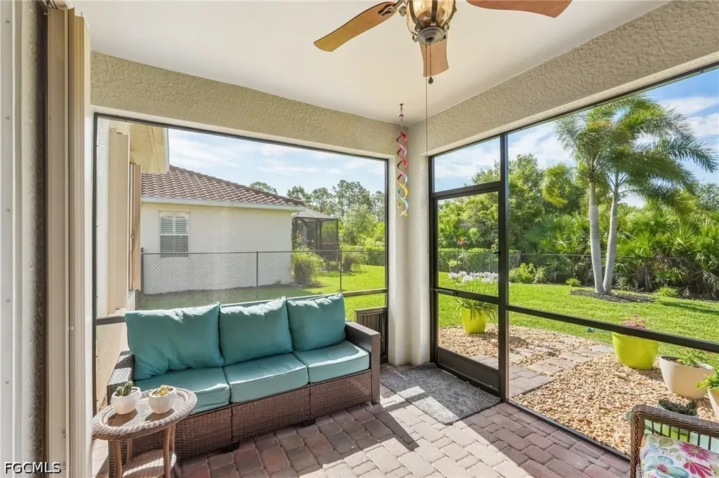2536 Laurentina Lane Cape Coral FL 33909