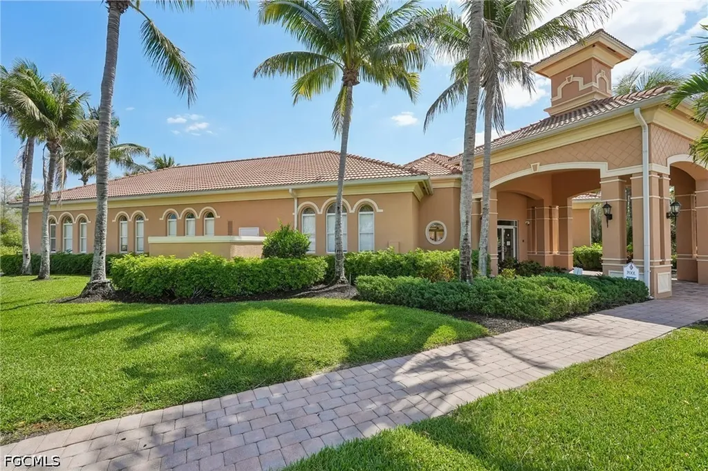 2536 Laurentina Lane Cape Coral FL 33909