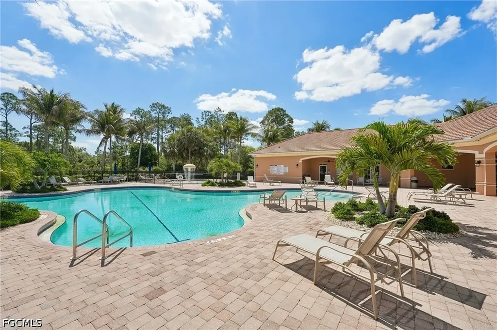 2536 Laurentina Lane Cape Coral FL 33909