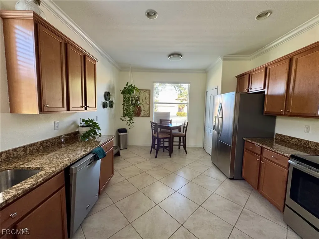 2536 Laurentina Lane Cape Coral FL 33909