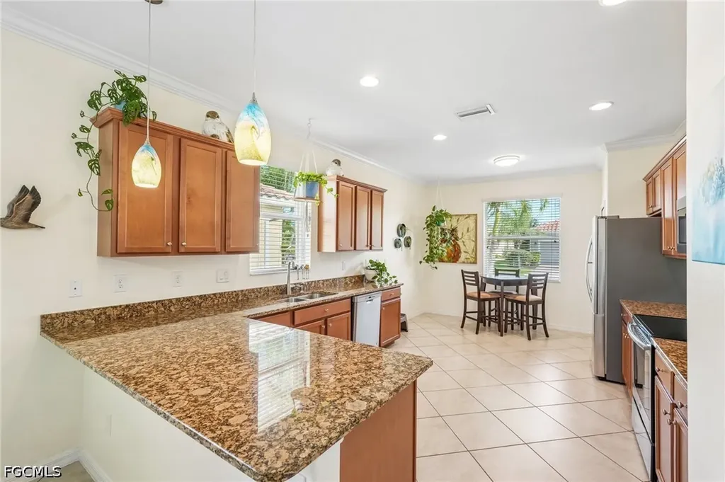 2536 Laurentina Lane Cape Coral FL 33909