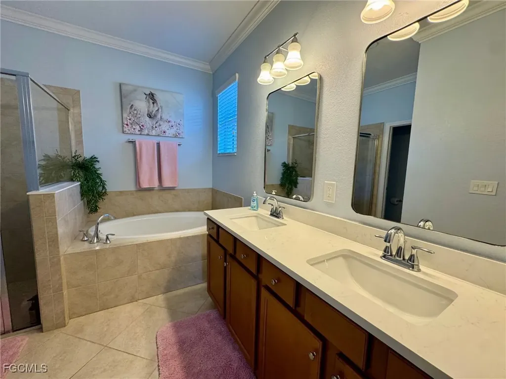 2536 Laurentina Lane Cape Coral FL 33909