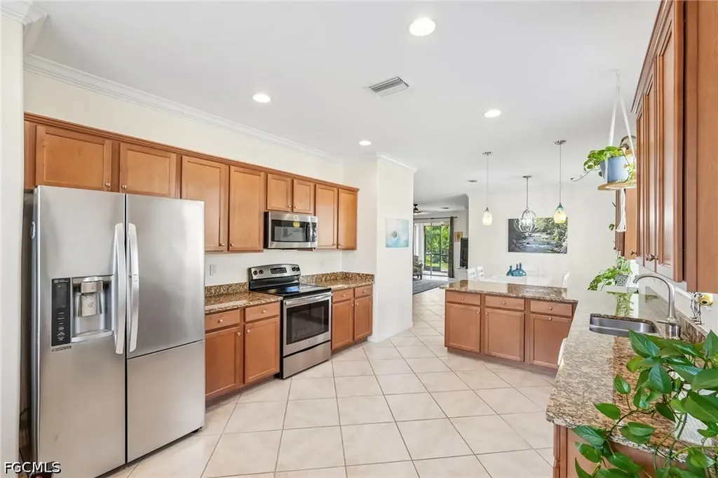 2536 Laurentina Lane Cape Coral FL 33909