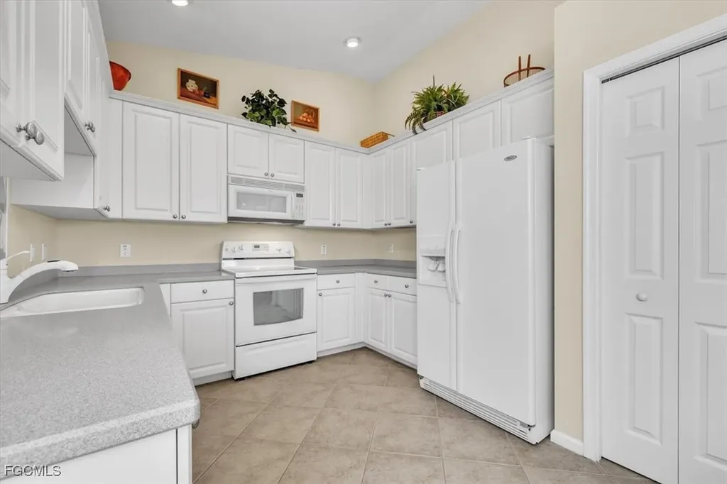 3080 Meandering Way Fort Myers FL 33905